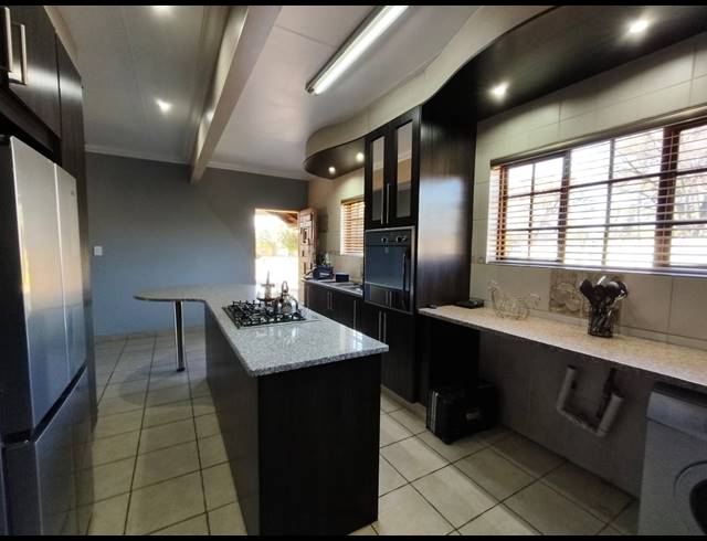 3 BEDROOM HOUSE TO LET IN UNITAS PARK